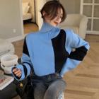 Two-tone Turtleneck Cropped Sweater Blue & Black - One Size
