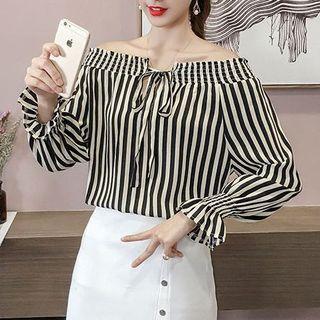 Off-shoulder Print Blouse