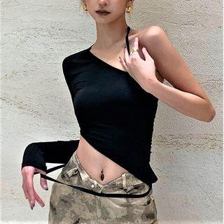 One-shoulder Asymmetrical Crop T-shirt