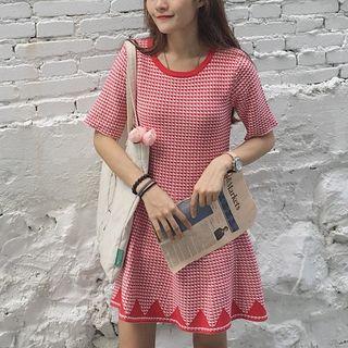 Houndstooth Short-sleeve A-line Knit Dress