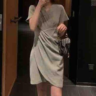 Short-sleeve V-neck Twist Front Dress