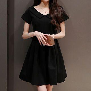 Plain V-neck Short-sleeve Dress