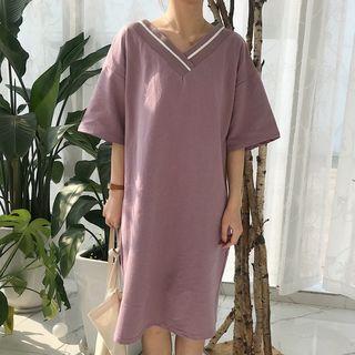 Elbow-sleeve V-neck Midi Dress