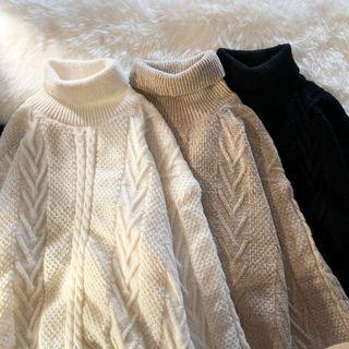 Long-sleeve Turtleneck Cable Knit Sweater