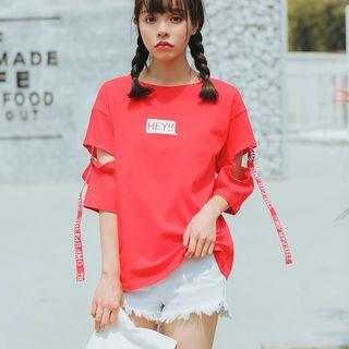 Cutout Sleeve Lettering 3/4-sleeve T-shirt