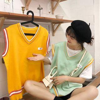 V-neck Knit Vest / Plain Elbow-sleeve T-shirt