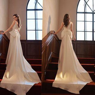 Sleeveless Trained A-line Maxi Evening Gown