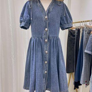 V-neck High-waist Single-breasted Denim Dress