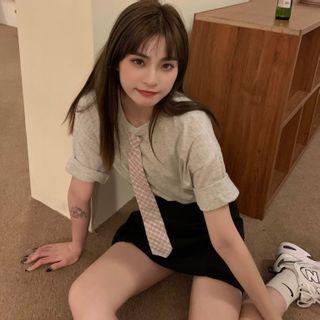 Short-sleeve Plain T-shirt With Tie