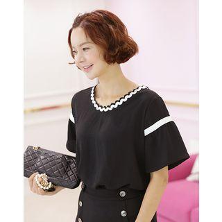 Scallop-edge Contrast-trim Top