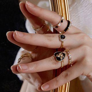 Set Of 5: Heart Ring Set Of 5 - Gold - One Size