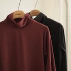 Turtle-neck Warm-tech T-shirt