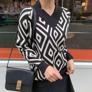 V-neck Raglan-sleeve Patterned Sweater