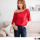 One Shoulder Slit-side T-shirt