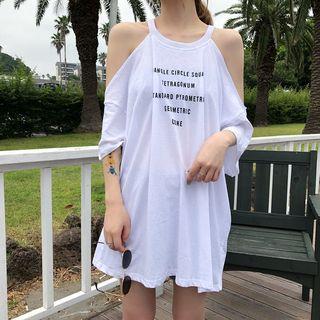 3/4-sleeve Printed Cold Shoulder T-shirt