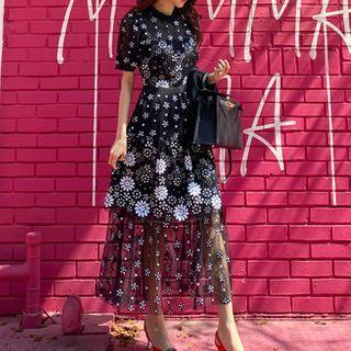 Floral Embroidered Mesh Panel Short-sleeve Midi A-line Dress