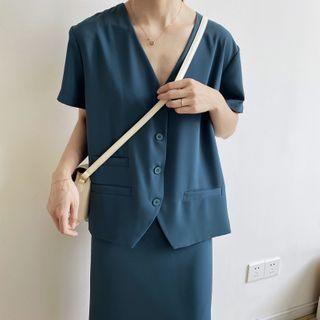 Short-sleeve Buttoned Top / Midi Skirt