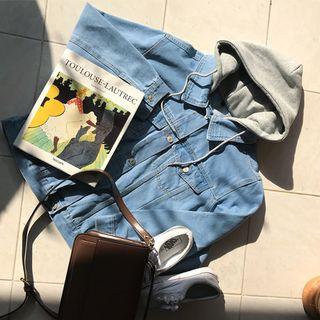 Boyfriend-fit Denim Trucker Jacket Light Blue - One Size