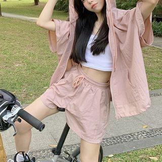 Short-sleeve Hooded Zip-up Jacket / Wide Leg Shorts