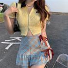 Contrast Collar Cropped T-shirt / Plaid Mini A-line Skirt
