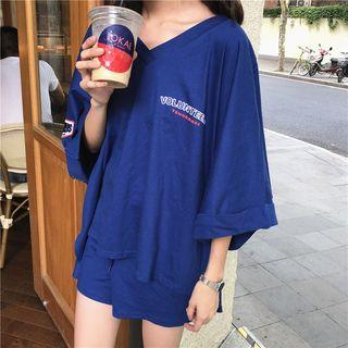 Set: Elbow-sleeve Lettering V-neck T-shirt + Sweatshorts