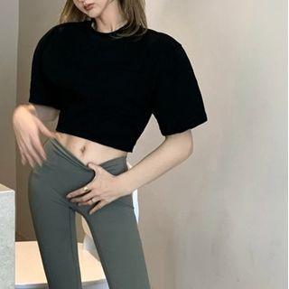 Short-sleeve Pocket Detail Cropped T-shirt