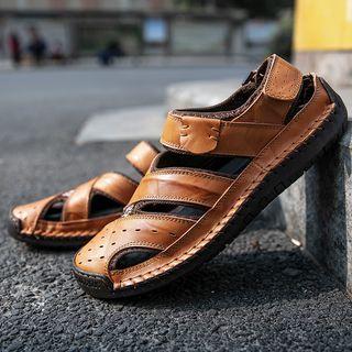 Adhesive Strap Flip-flops