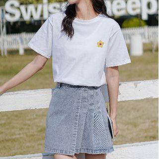 Short-sleeve Print T-shirt / Asymmetrical Denim Mini A-line Skirt / Set