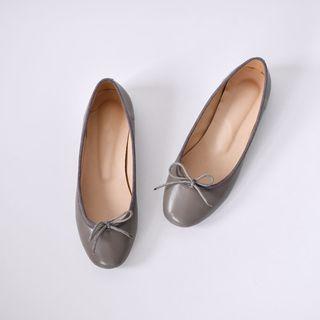 Ribbon Round-toe Flats