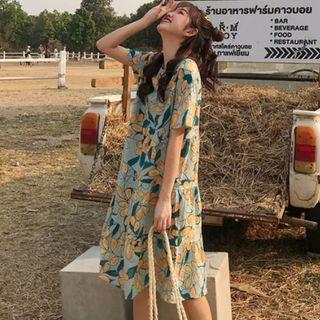 Leaf Print Short-sleeve A-line Dress Green - One Size