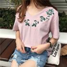 Short-sleeve V-neck Embroidery Top
