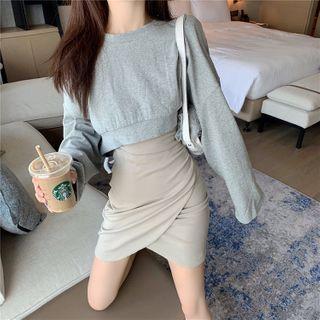 Open-back Cropped Loose T-shirt / Asymmetric Sleeveless Mini Dress