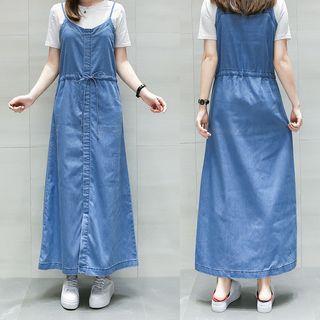 Set: Short-sleeve T-shirt + Spaghetti-strap A-line Maxi Denim Dress