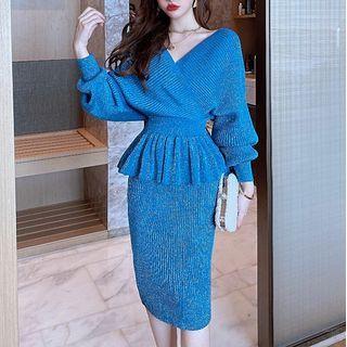 Set: Ruffled Sweater + Knit Skirt