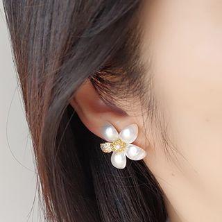 Floral Clip On Earring 1 Pair - White - One Size