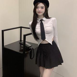 Tie / Plain Shirt / Pleated Skirt / Set