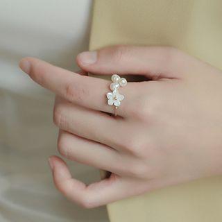 Freshwater Pearl Shell Flower Ring 1 Piece - As Shown In Figure - One Size