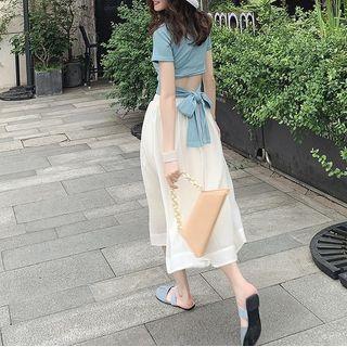 Set: Short-sleeve Bow-back T-shirt + Midi A-line Skirt
