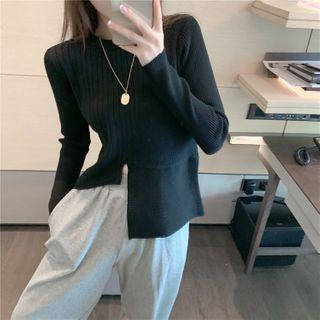 Long-sleeve Slit-hem Knit Top