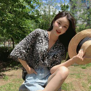 V-neck Paisley Print Blouse