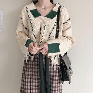 V-neck Cropped Cable Knit Sweater