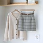 Plain Cardigan / Plaid A-line Skirt