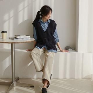 Sleeveless Button-pocket Cardigan