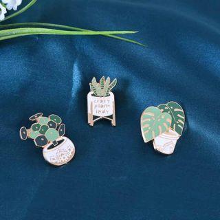 Cartoon Plant Brooch