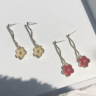 Wavy Threader Flower Earrings