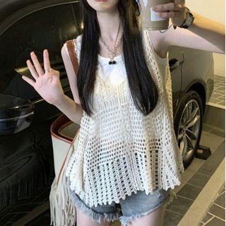 Sleeveless Loose Knit Top / Tank Top