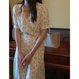 Short-sleeve Floral Print Maxi A-line Dress Black - One Size