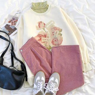 Turtleneck Top / Printed Sweatshirt / Straight Leg Pants