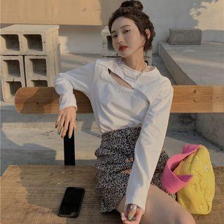 Long-sleeve Cut Out T-shirt / Leopard A-line Skirt