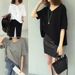 Plain V-neck Elbow-sleeve T-shirt